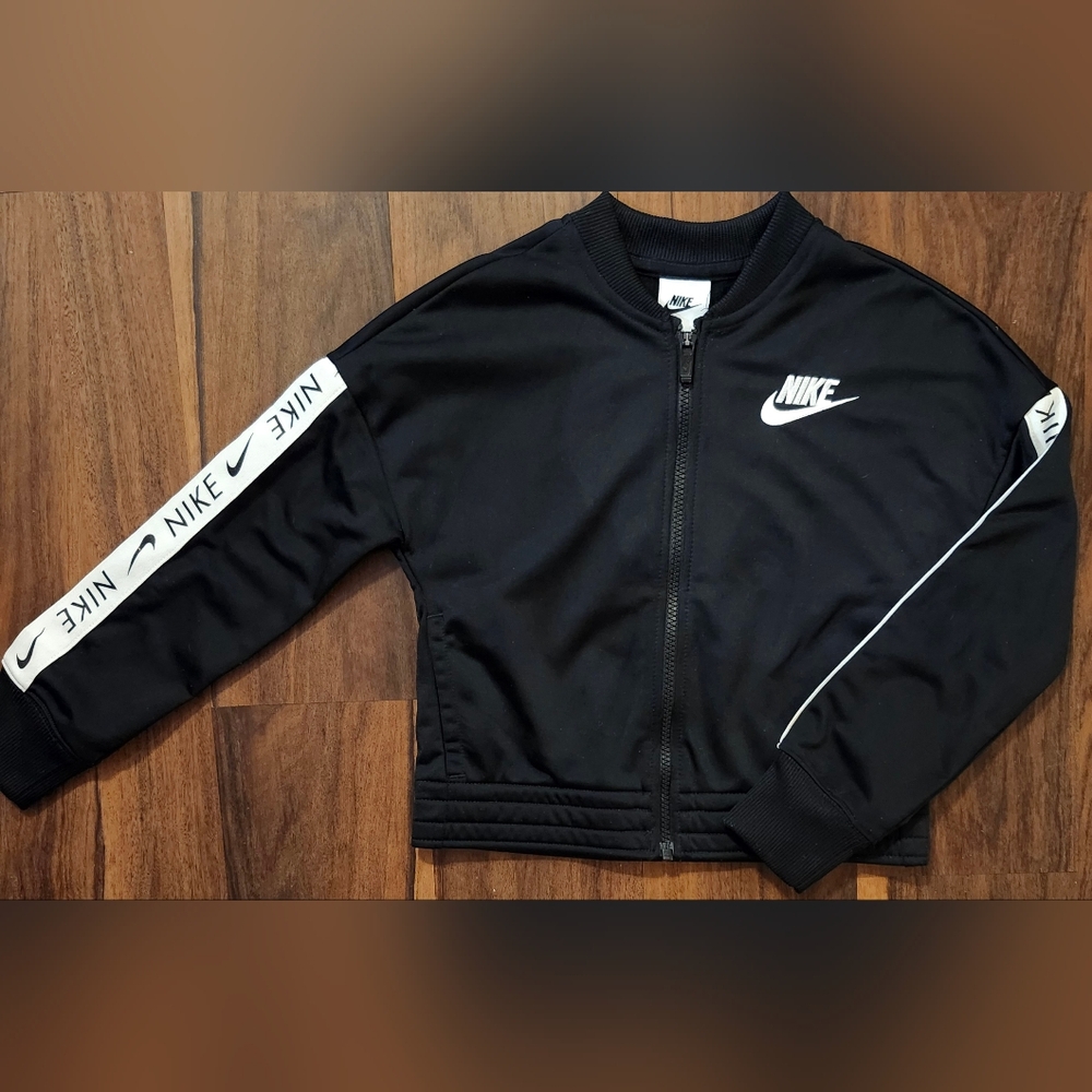 Nike Youth Sz S Full Zip Warm Up Jacket in Perfect,  Like New Condition